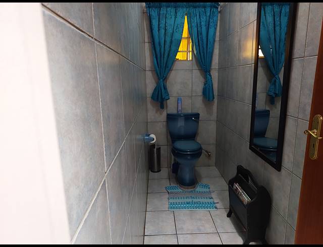 5 BEDROOM HOUSE FOR SALE IN VAALOEWER